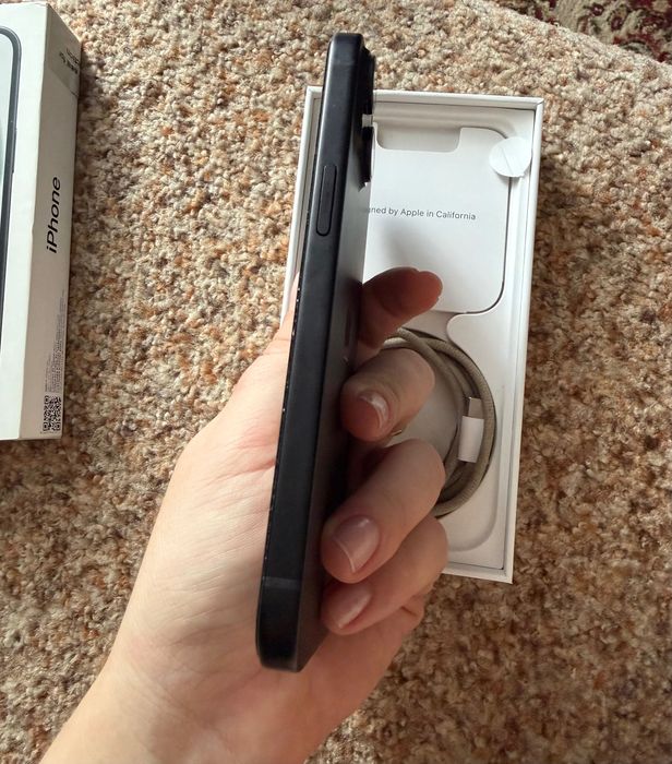 iPhone 15, память 128 гб