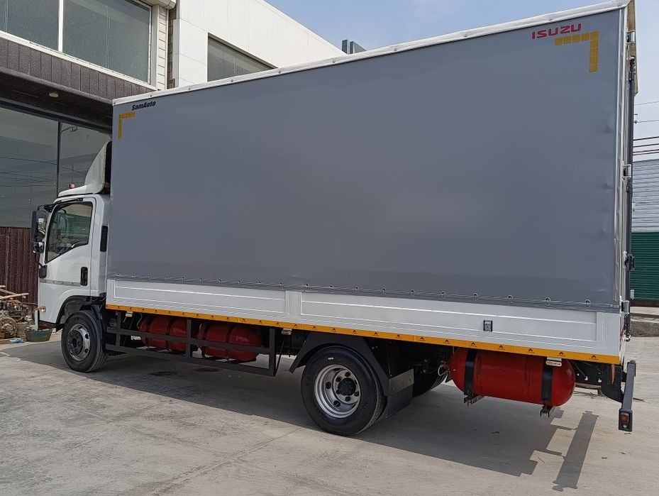 Isuzu moshinasi Sotiladi