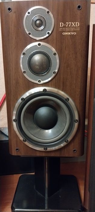 Японская акустика ONKYO D-77XD