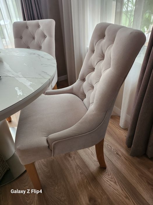 Трапезни столове