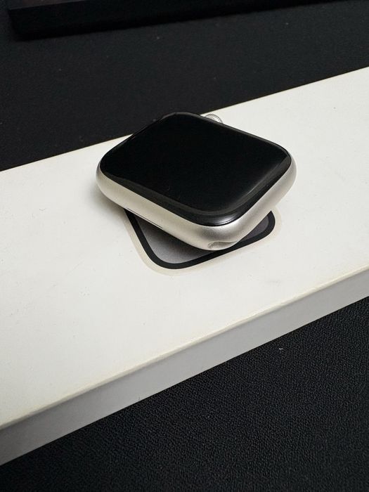 Apple watch 9 45mm Starlight