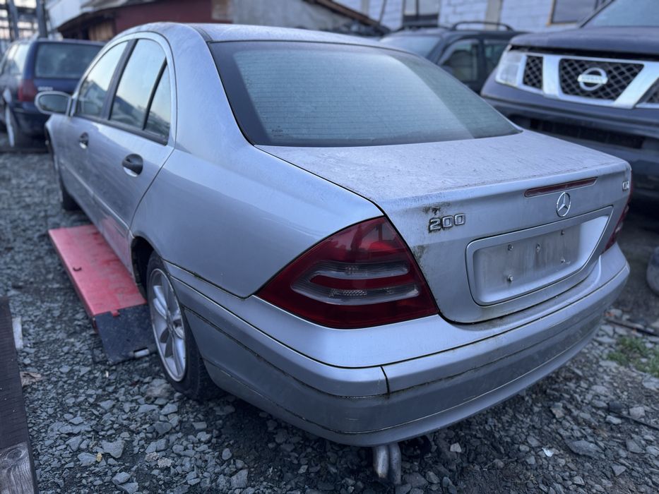 Dezmembrez Mercedes Class W203 2.2 CDI 2001 6 trepte Manual 611.962