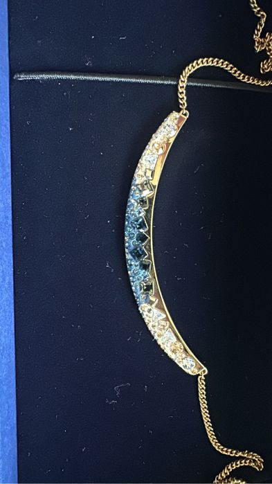 Украшение женскиеSvarovskoe