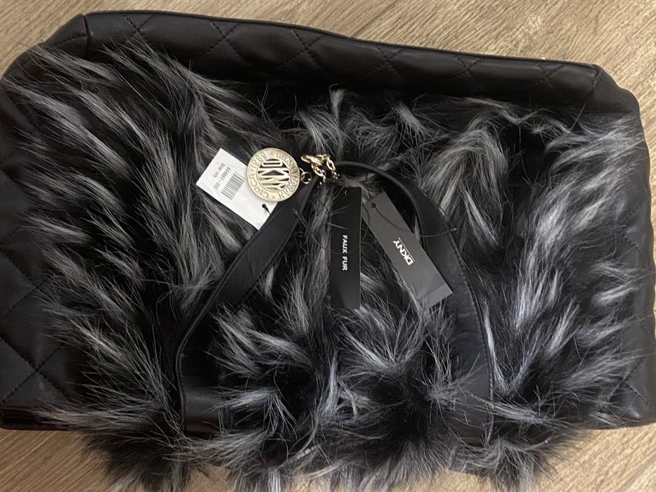 нова дамска кожена чанта DKNY