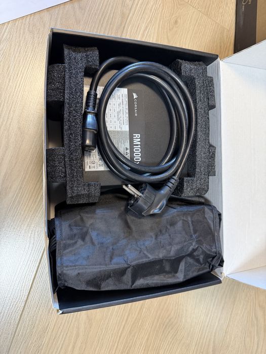 Premium Захранване Corsair RM1000x (1000W) 80+ Gold – С ГАРАНЦИЯ до 2032 г.! + допълнителни кабели