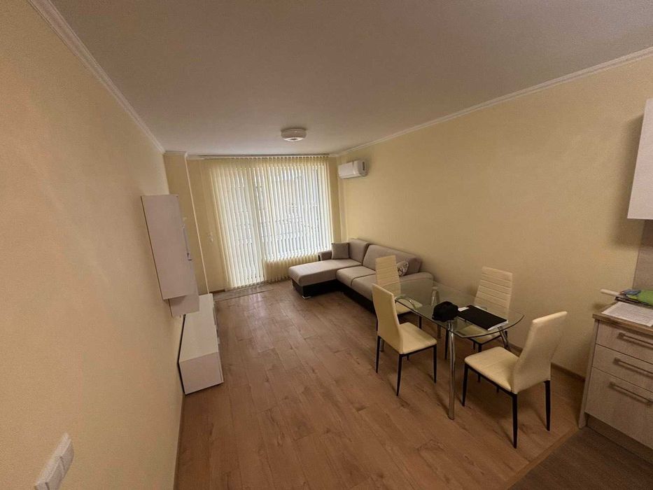 Дава се под наем Двустаен апартамент в Бургас, Славейков - 60 кв.м за 612 € - Снимка #3