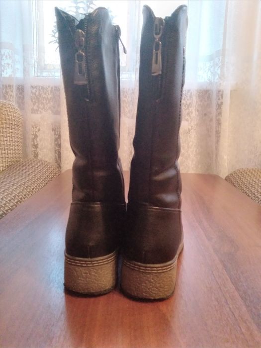 Продам зимние сапоги