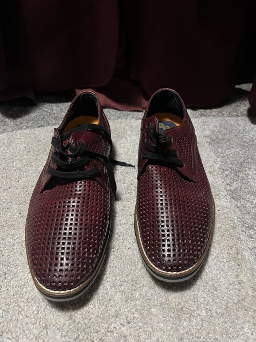 Абитуриенски костюм