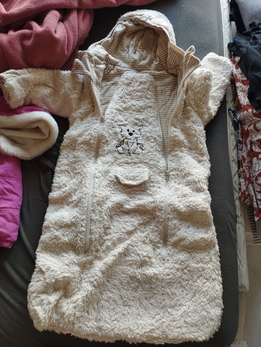 Детски космонавт и чувал