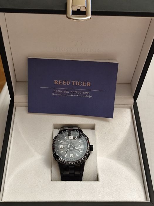 Продам мужские наручные часы.