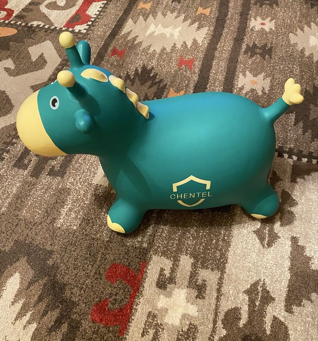 Продам машинку и ослика