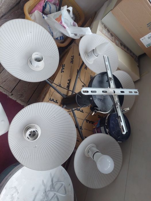 Продам люстру, 5 рожков, рабочая