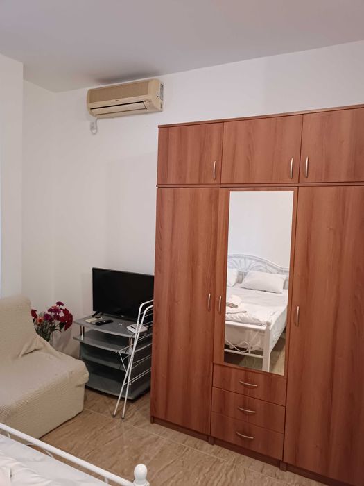 Отдавам под наем студио на морския бряг в Г. Ахелой от собственика