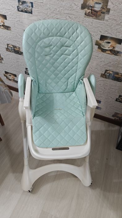 Детский стульчик-столик для кормления