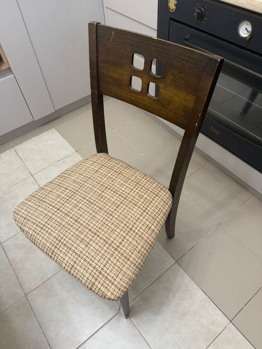 Продаём 4 удобных стула.