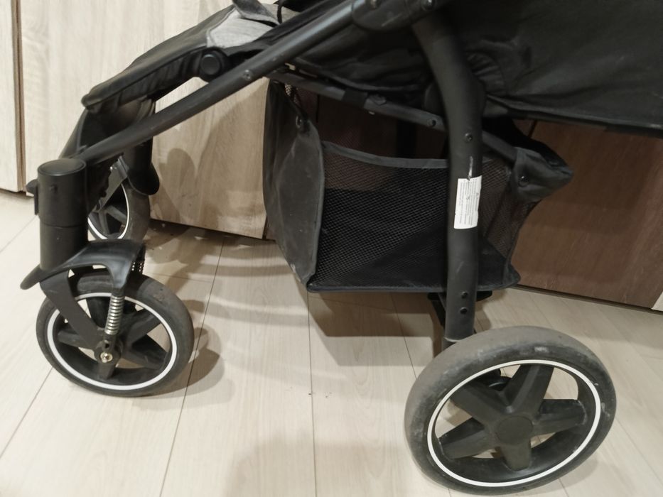 Продам коляску прогулочную