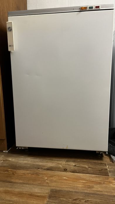 Продам морозилную камеру бирюса