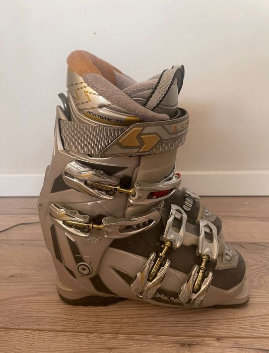 Set clăpari și schiuri