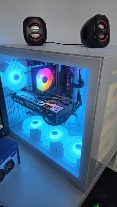 PC Gaming cu Display în Carcasă – i7 6700K • 16GB RAM • RX 570 4GB • Pachet Complet
Vând PC Gaming