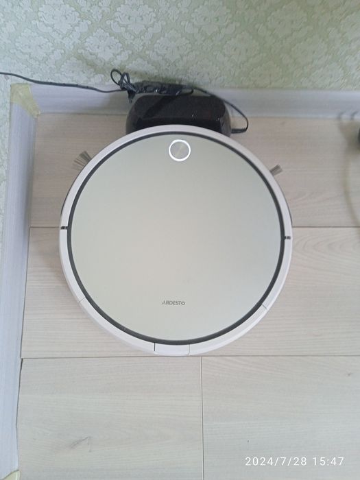 Продается робот пылесос
