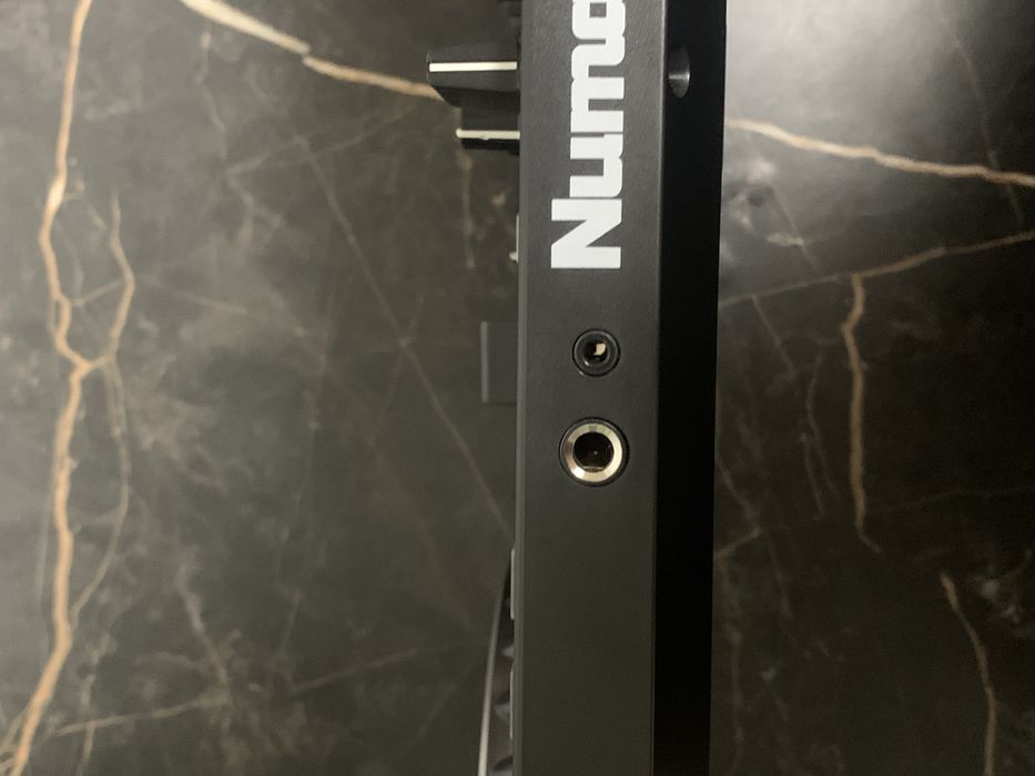 Numark Mixtrack Platinum fx