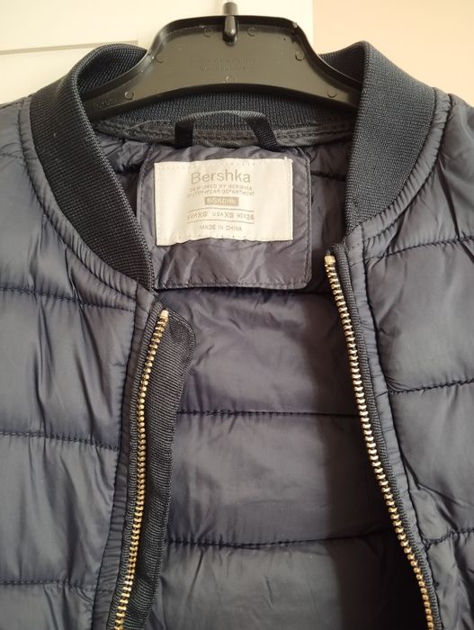 Geaca Bershka mărimea xs