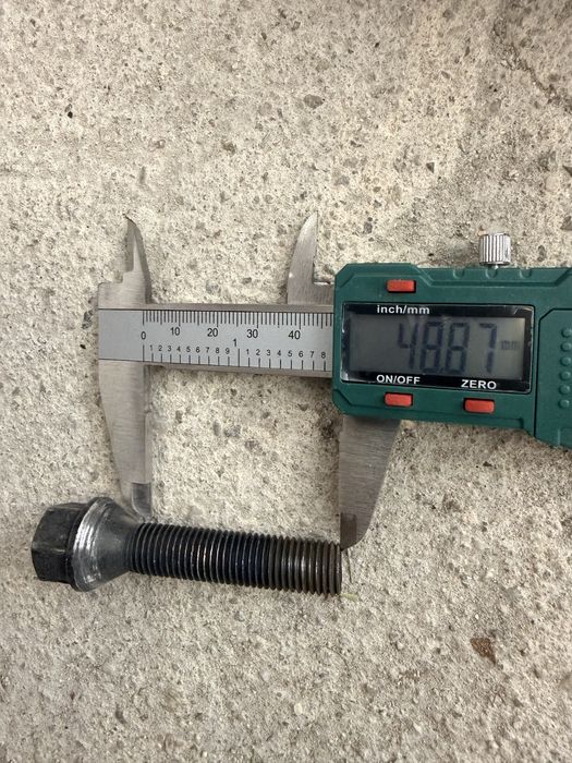 2бр Железни фланци с болтове + 2 бр алуминиеви фланци с болтове