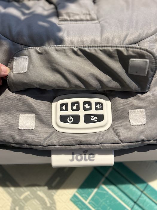 Balansoar cu vibratii si muzica Dreamer, Fern, 0luni-13Kg, Joie