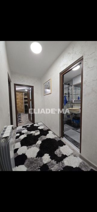 Vand apartament decomandat la parter