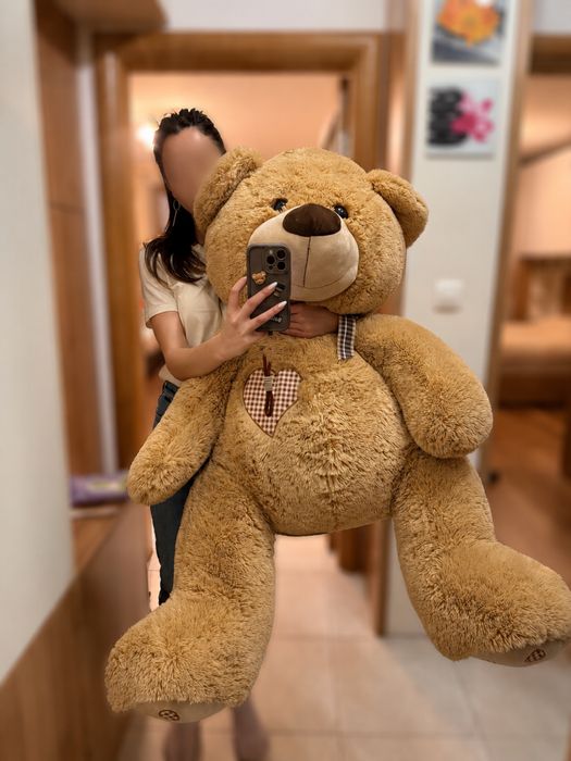 Огромна плюшена мечка 110 см, супер мека и много запазена
