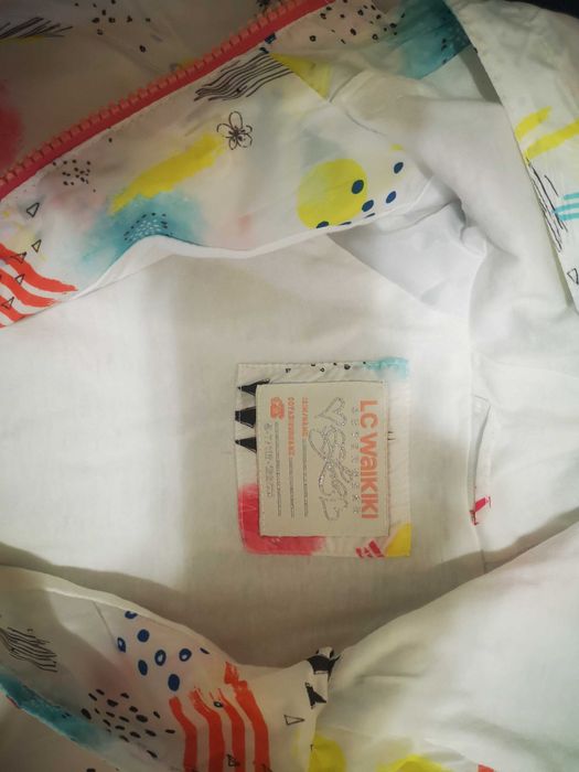 Куртка ветровка на 6-7  лет.