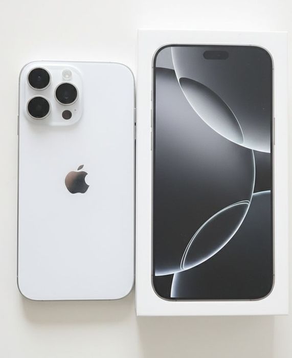 Продам Iphone 16 ProMax 256gb - white titanium