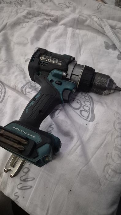 Vând filetanta makita XGT