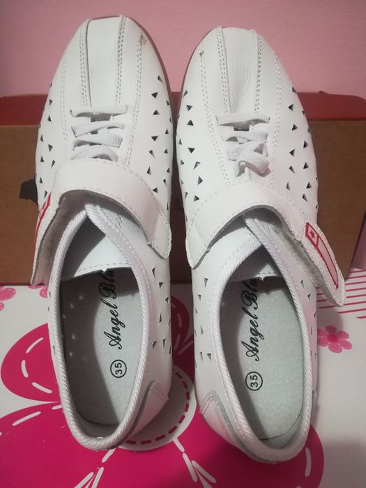 Pantofi NOI albi, piele naturala, mărimea 35