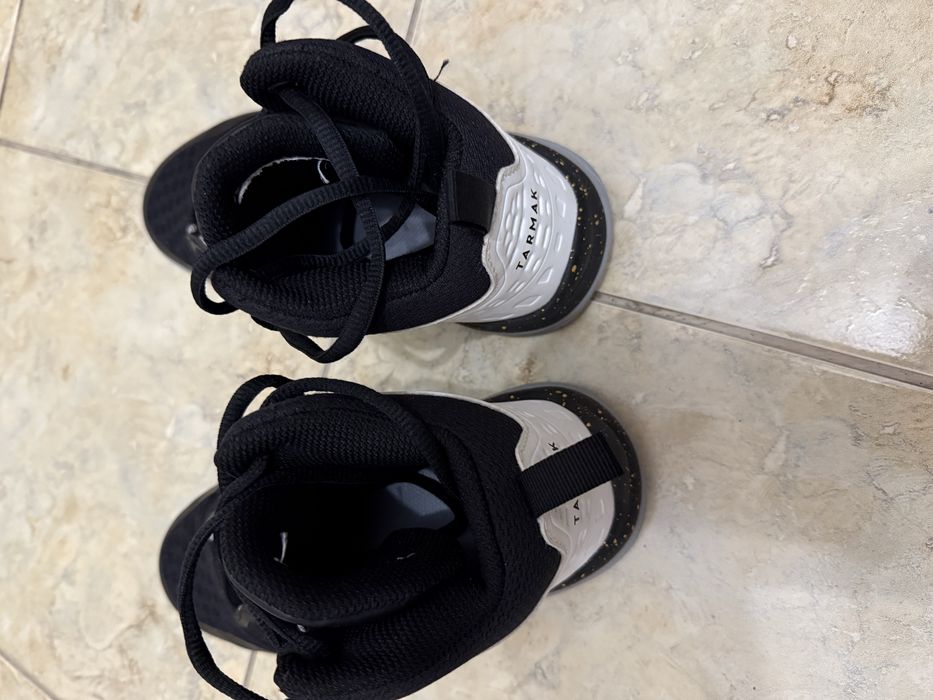 Vand   adidasi de baschet pt copii Tarmak Nr : 32