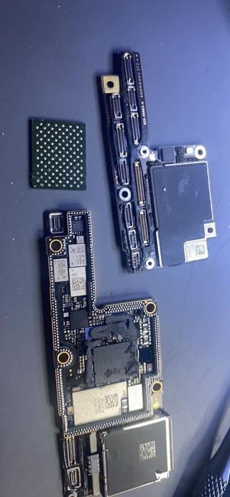 Reparatii telefoane placi de baza etc