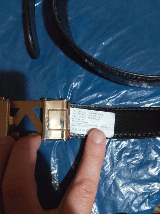 Vând curea nouă nouță