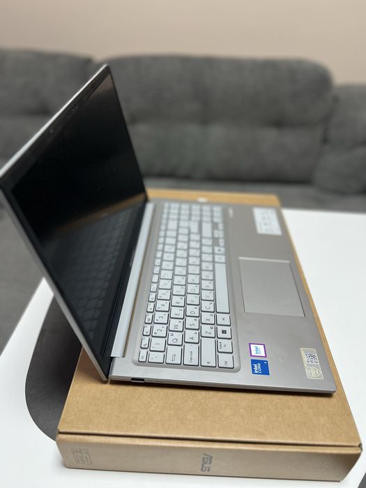 Asus Vivobook + Windows 11 + гаранция