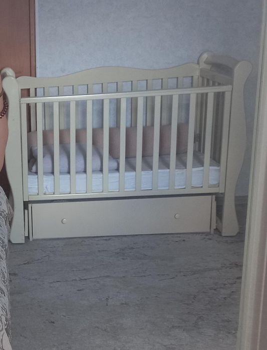 Продаётся детская кроватка