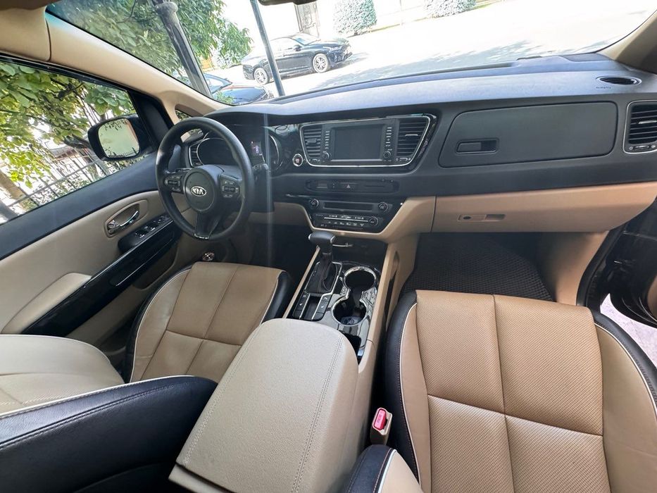 2020 Kia Carnival