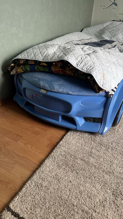 Детская кровать машинка