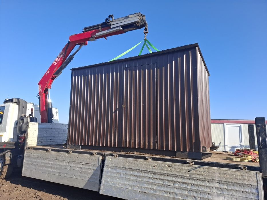 Camion cu macara - Transport container