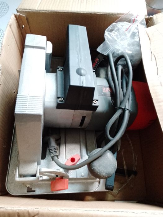 Продам новую циркулярную пилу