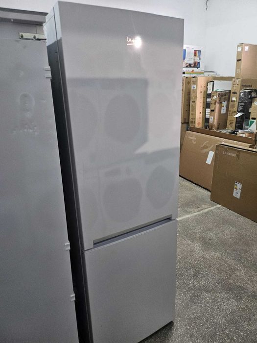 Frigider Beko RCSA330K30WN  300l ,185 cm Iluminare LED No Frost alb perlat !