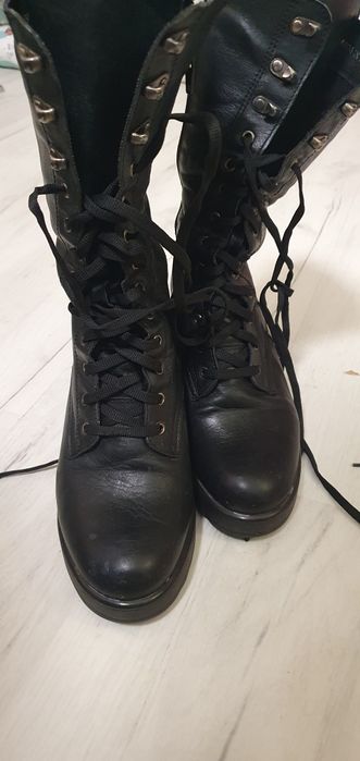 Български кожени ботуши