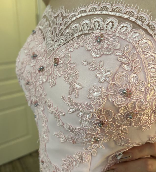 Продам вечерние платья , новые !