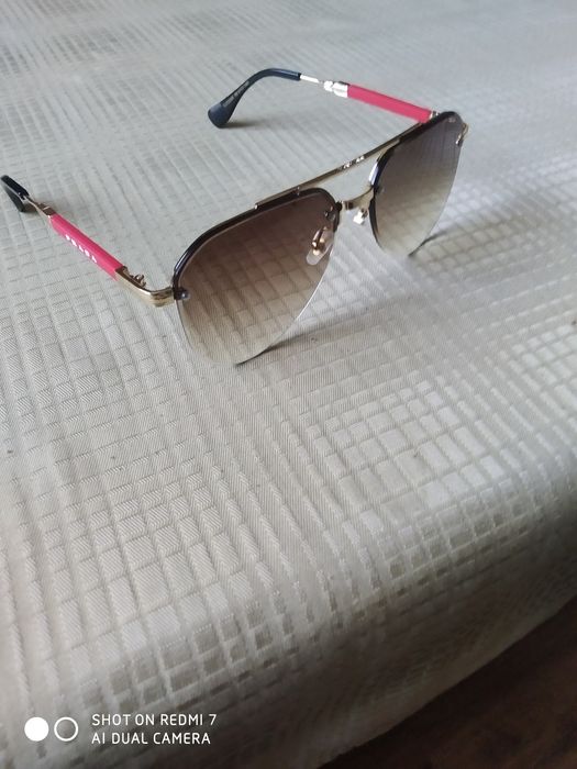 Продам очки прада