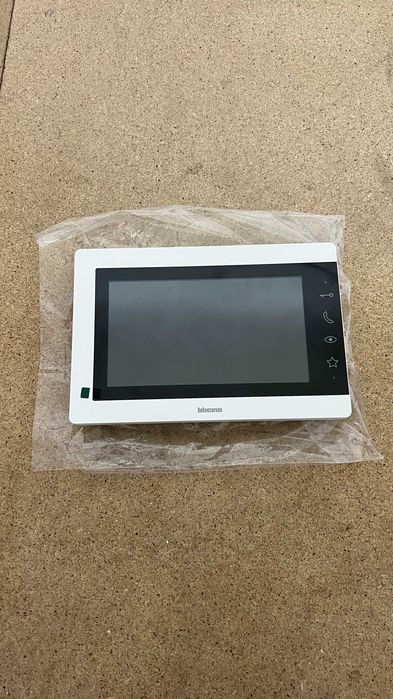 Videointerfon BTICINO Easykit Essential 7