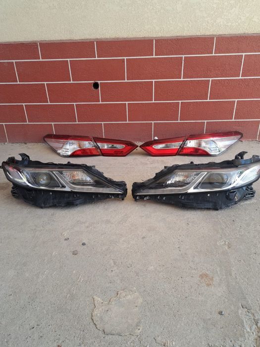 Комплект перед-задних фар камри 70, в отличном состояний