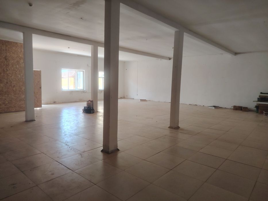 Продам автоцентр. Медина.